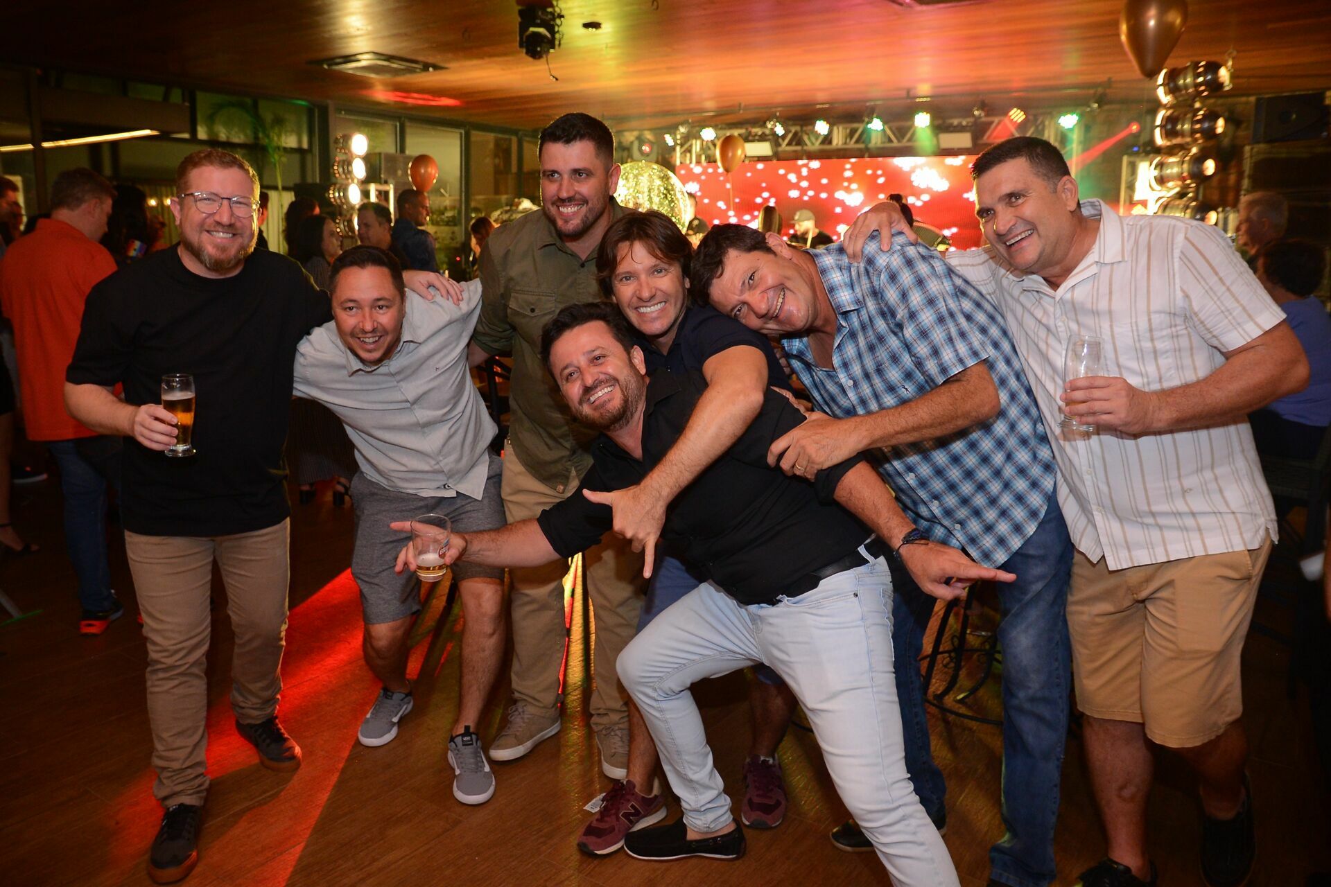 Foto Aniversário Surpresa Dr. Rodrigo   Albertini  - Imagem 4